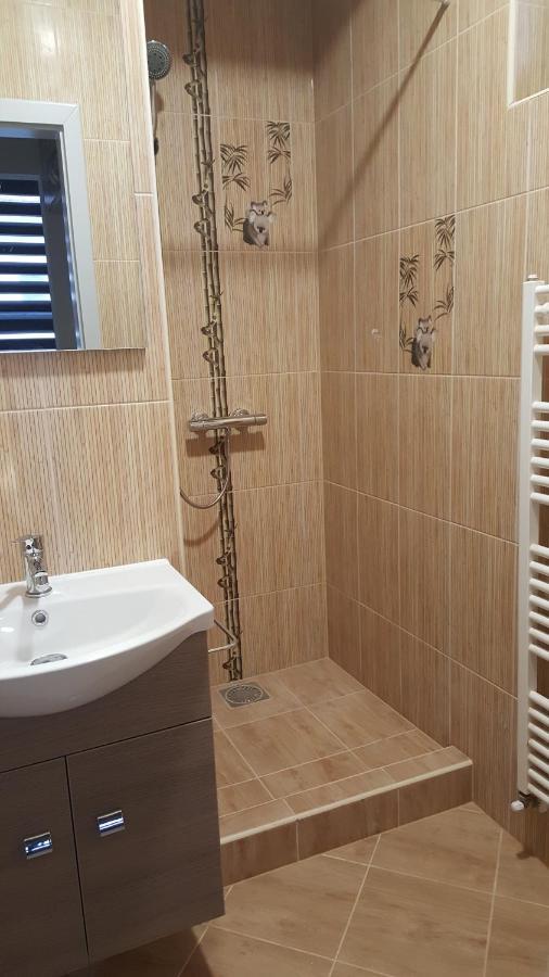 Illaberek Apartmanok Hajdúszoboszló Exteriör bild