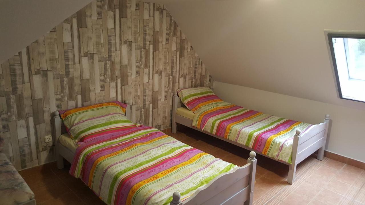Illaberek Apartmanok Hajdúszoboszló Exteriör bild