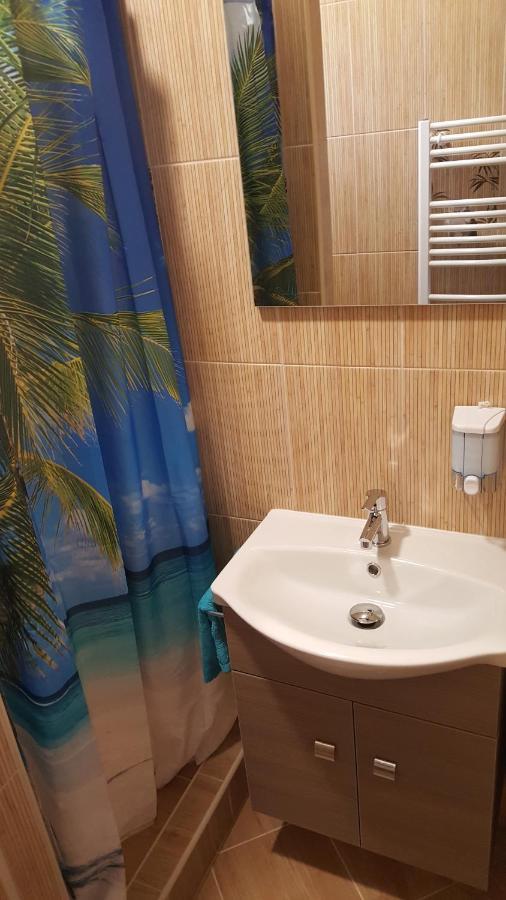 Illaberek Apartmanok Hajdúszoboszló Exteriör bild