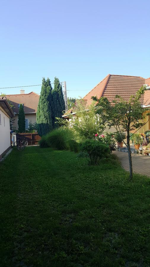 Illaberek Apartmanok Hajdúszoboszló Exteriör bild
